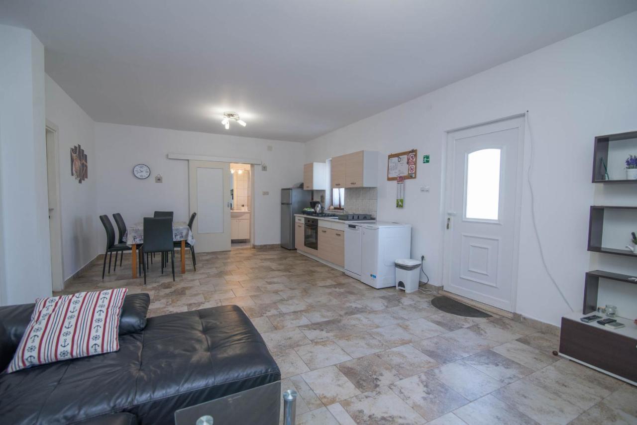 App Bonic Apartment Veli Losinj Ngoại thất bức ảnh