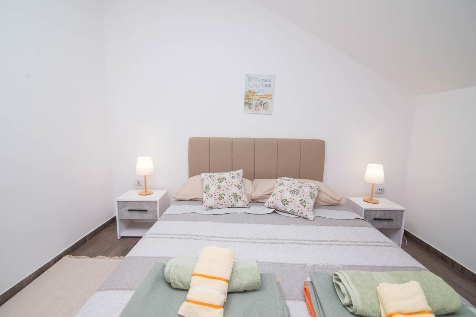 App Bonic Apartment Veli Losinj Ngoại thất bức ảnh